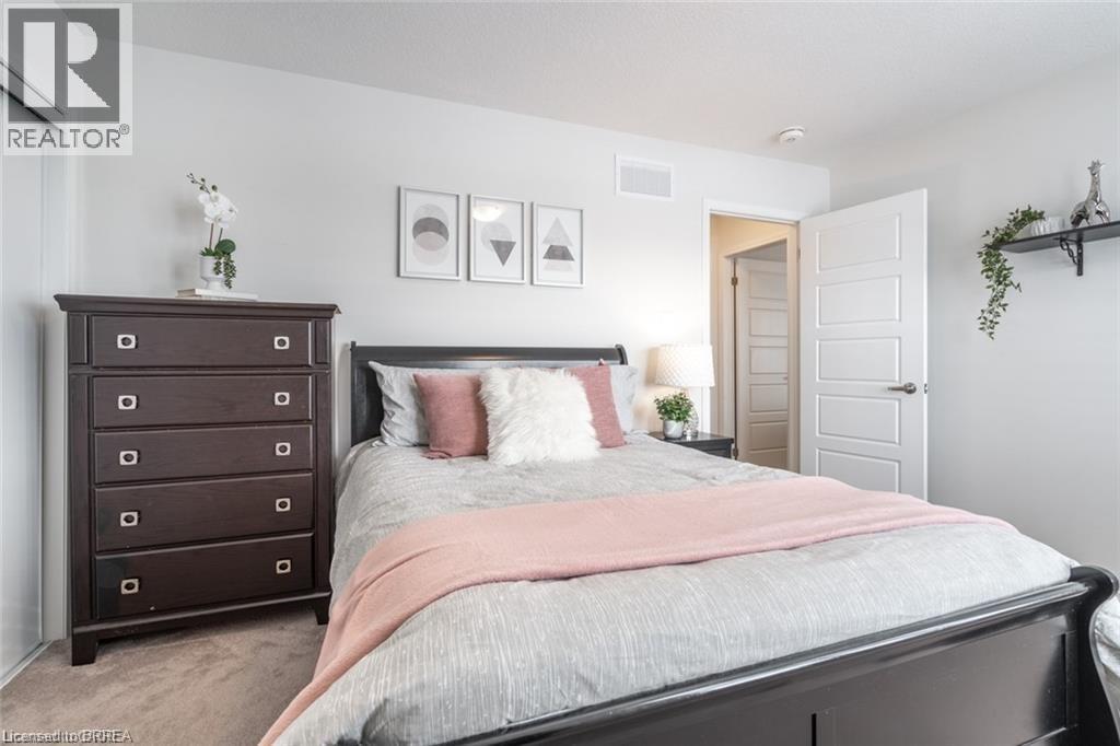 Photo 10 of 93 Powell Road, Brantford ON
