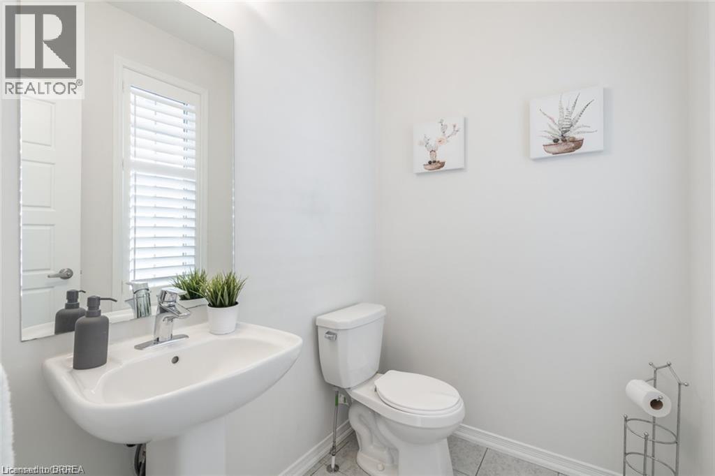 Photo 12 of 93 Powell Road, Brantford ON