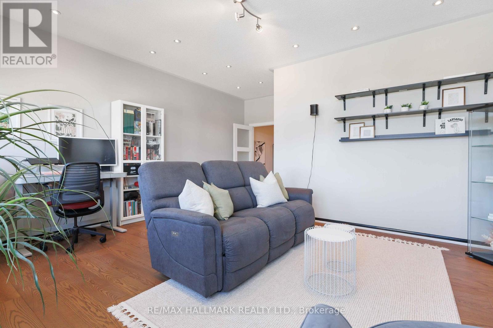 Photo 31 of 19 Hiram Johnson Road, Whitchurchstouffville ON