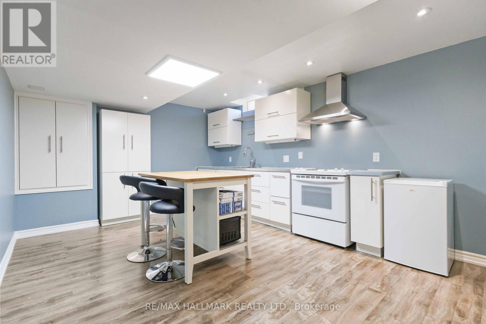 Photo 36 of 19 Hiram Johnson Road, Whitchurchstouffville ON