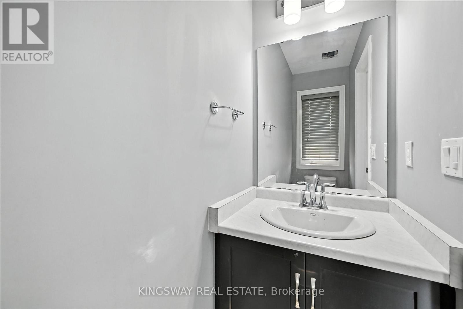 Photo 30 of 17 Dennis Drive, West Lincoln ON