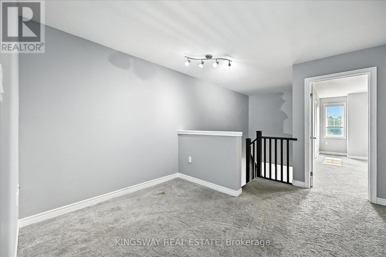Photo 1 of 17 Dennis Drive, West Lincoln ON