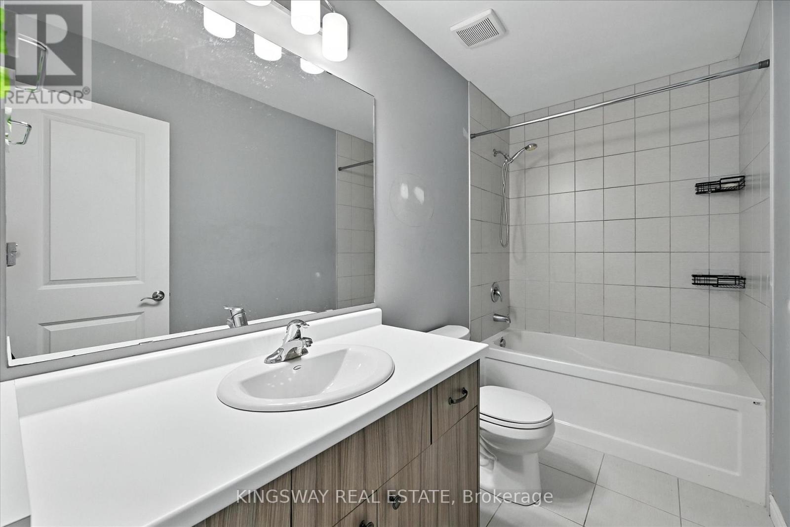 Photo 31 of 17 Dennis Drive, West Lincoln ON
