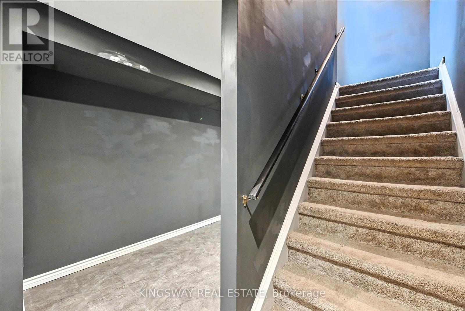 Photo 25 of 17 Dennis Drive, West Lincoln ON