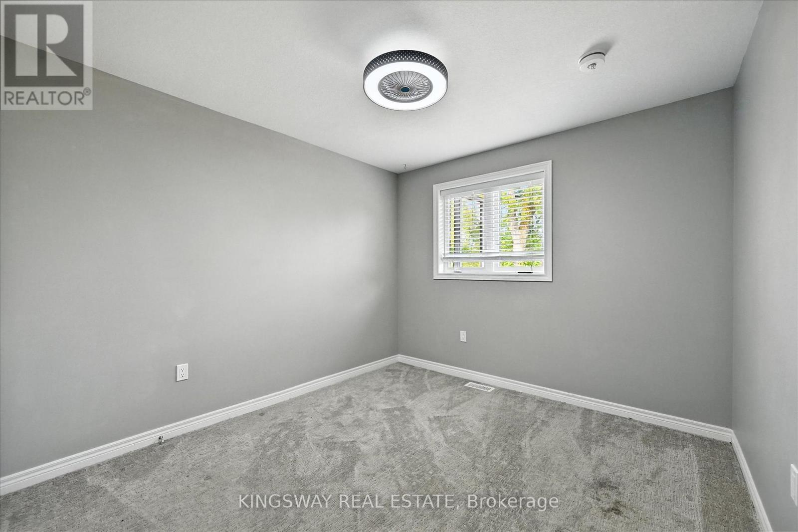 Photo 6 of 17 Dennis Drive, West Lincoln ON