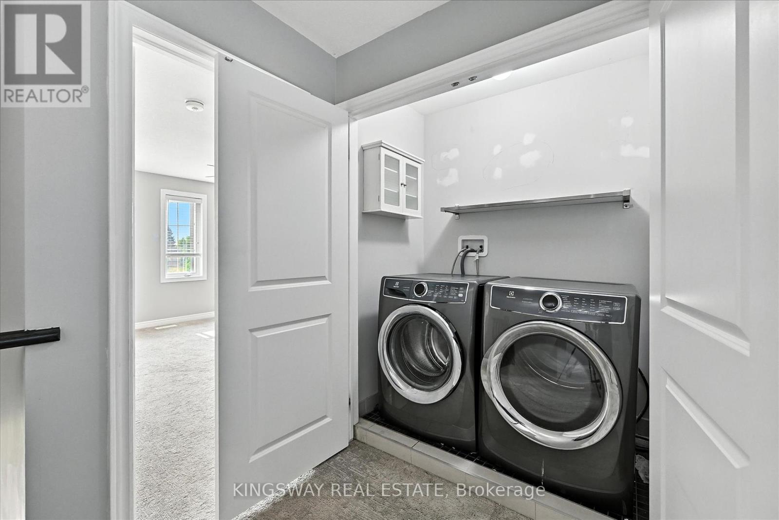 Photo 9 of 17 Dennis Drive, West Lincoln ON