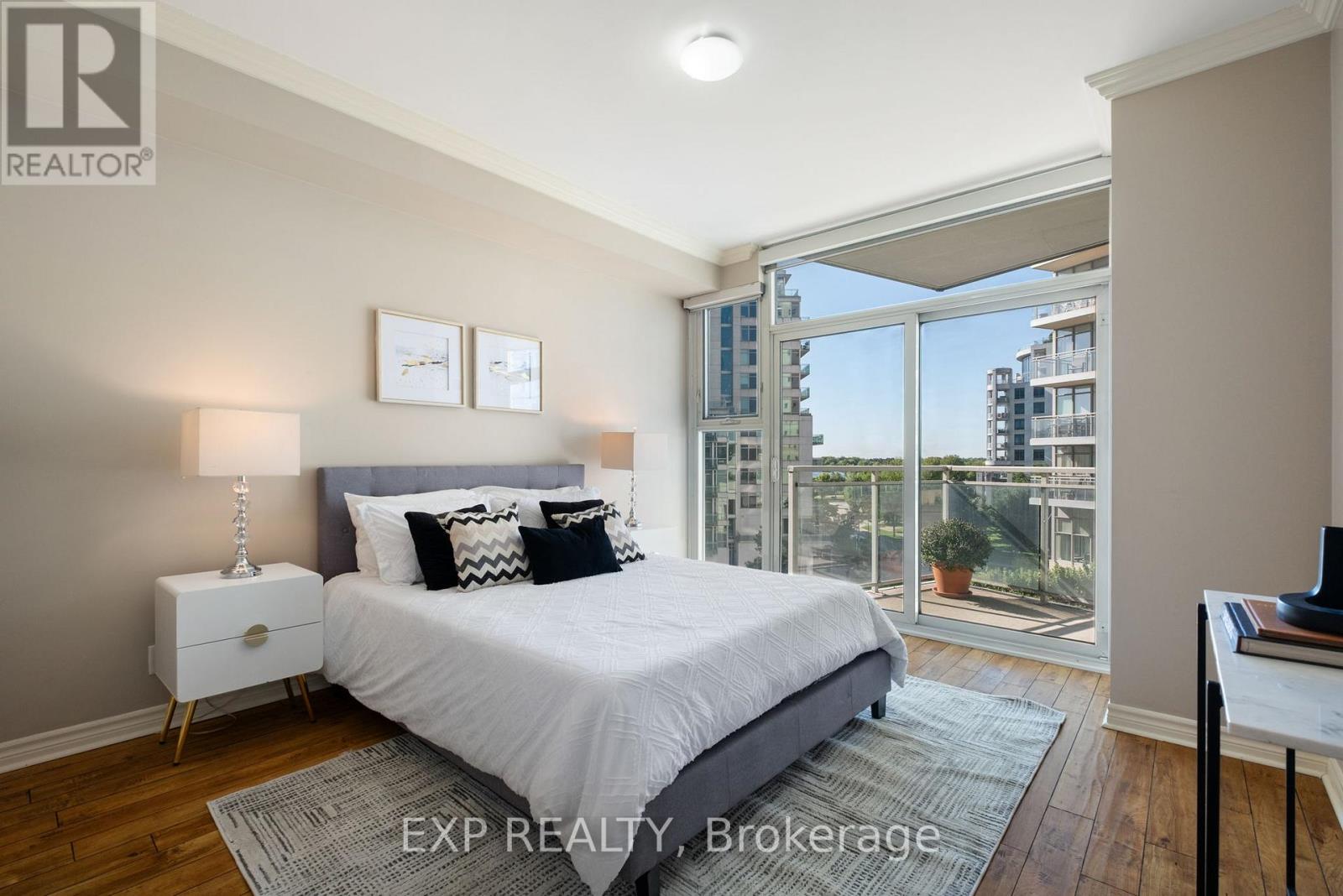 Photo 10 of 409 2067 Lake Shore Boulevard, Toronto ON
