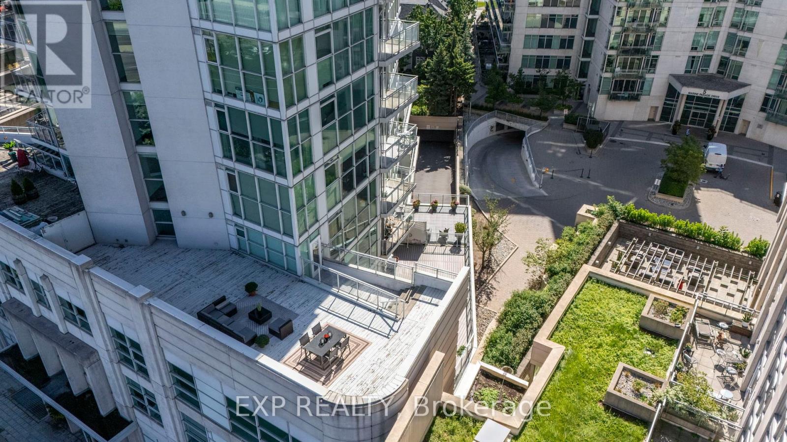 Photo 3 of 409 2067 Lake Shore Boulevard, Toronto ON