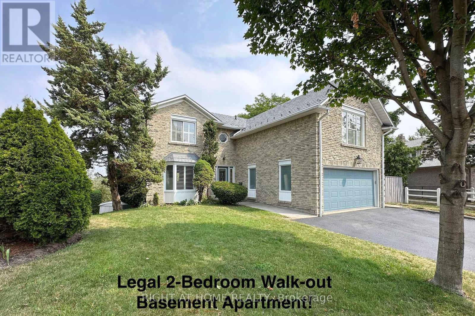 Photo 38 of 102 Hialeah Crescent, Whitby ON