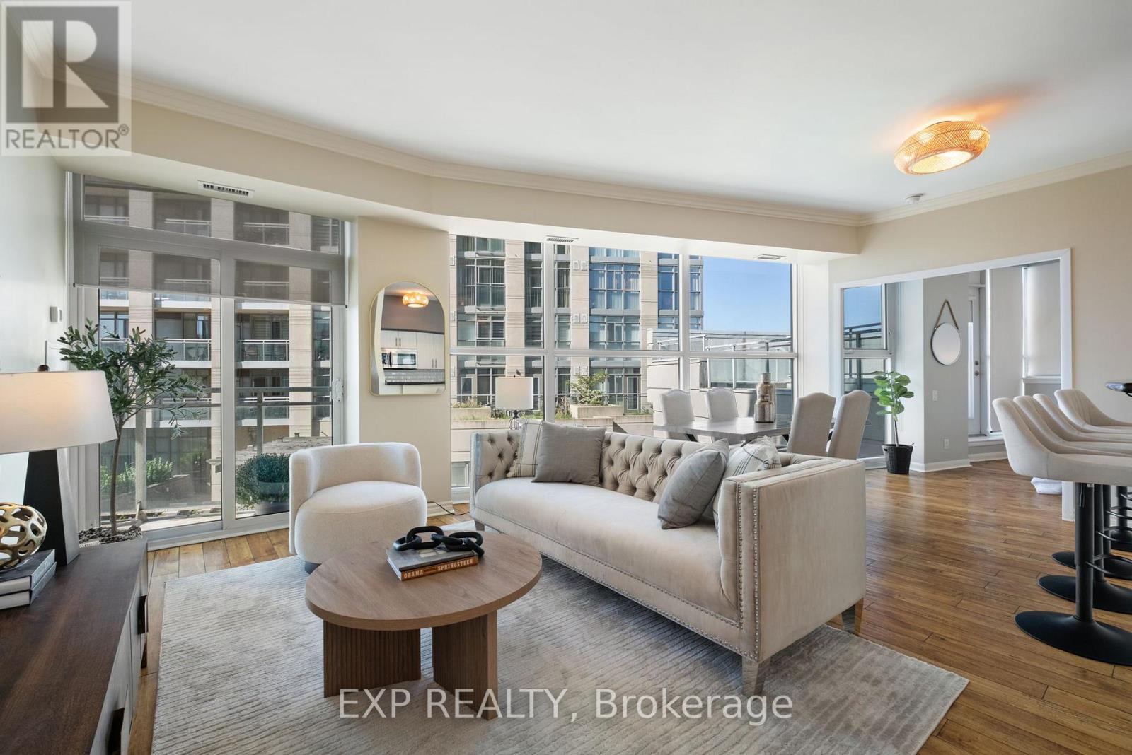 Photo 6 of 409 2067 Lake Shore Boulevard, Toronto ON