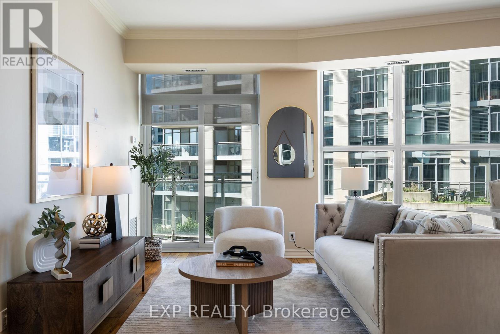 Photo 8 of 409 2067 Lake Shore Boulevard, Toronto ON