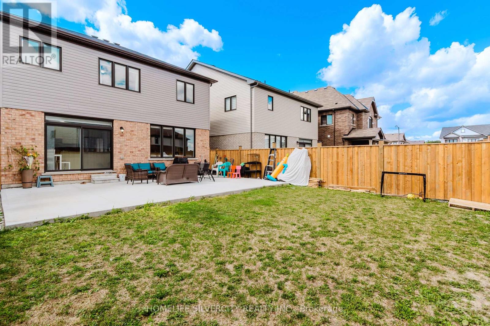 Photo 7 of 256 Bedrock Drive, Hamilton ON