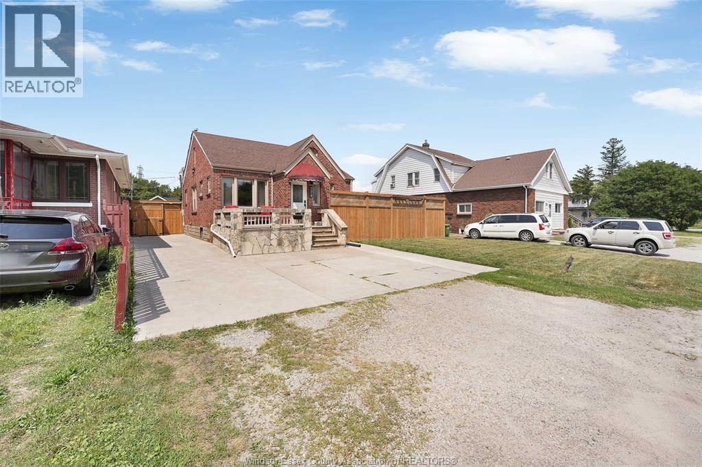 Photo 7 of 778 Bensette Street, Windsor ON