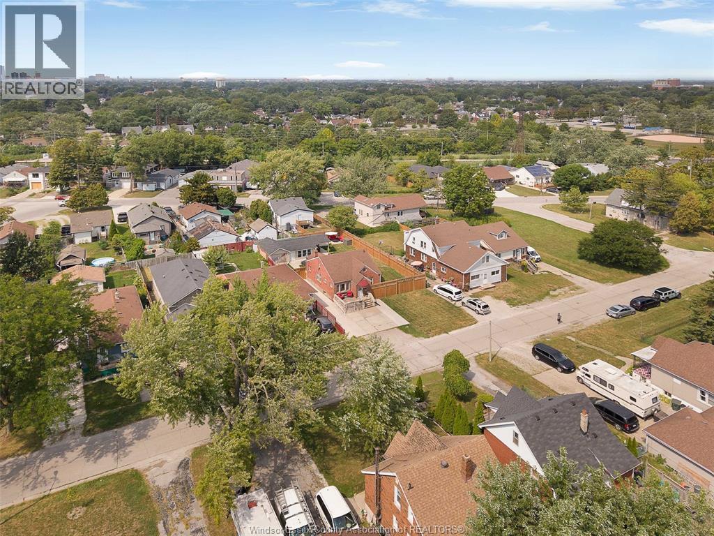 Photo 4 of 778 Bensette Street, Windsor ON