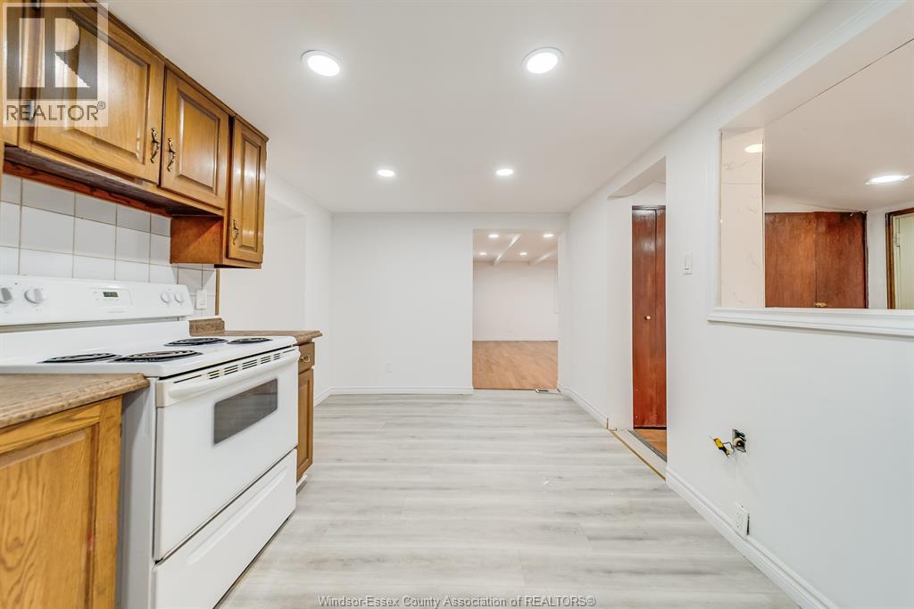 Photo 28 of 8057 Riverside Drive East Unit Upper, Windsor ON