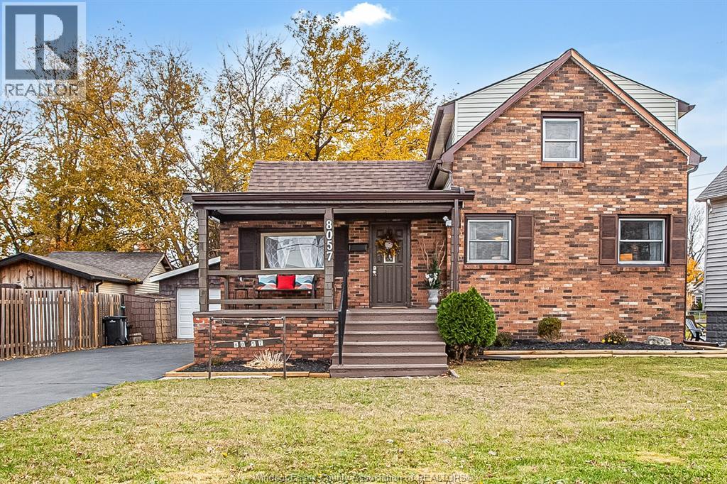 Photo 6 of 8057 Riverside Drive East Unit Upper, Windsor ON