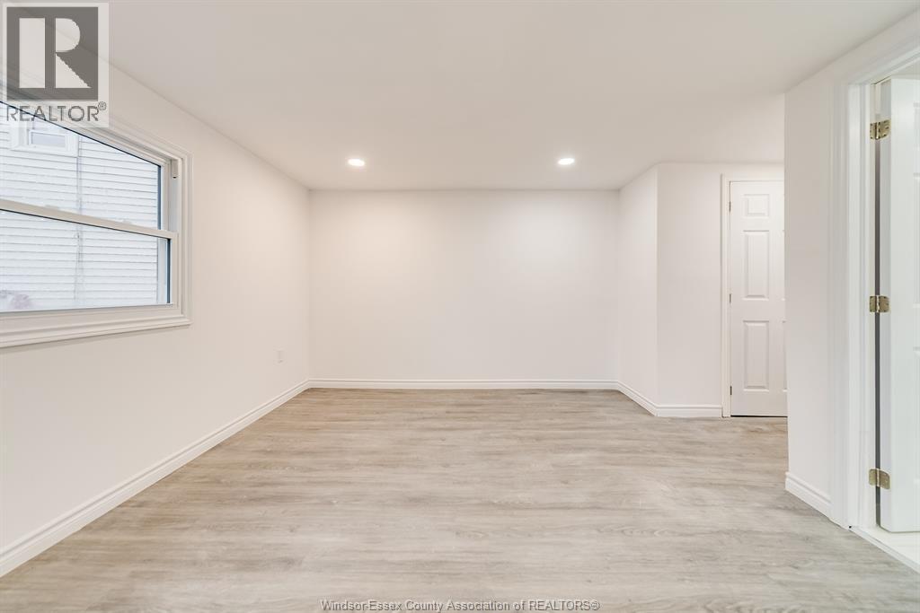 Photo 13 of 8057 Riverside Drive East Unit Upper, Windsor ON