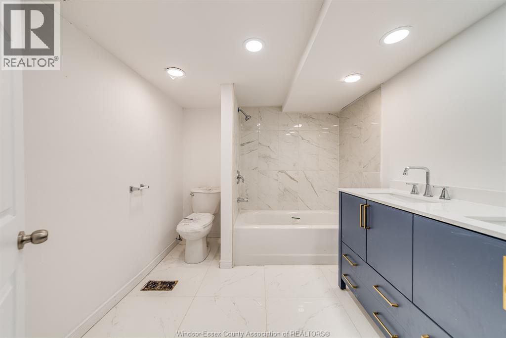Photo 33 of 8057 Riverside Drive East Unit Upper, Windsor ON