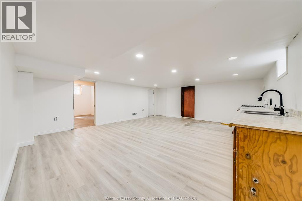 Photo 21 of 8057 Riverside Drive East Unit Upper, Windsor ON