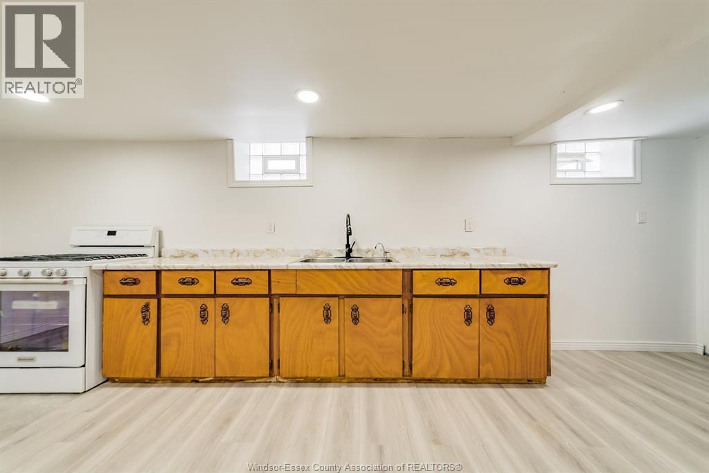 Photo 19 of 8057 Riverside Drive East Unit Upper, Windsor ON
