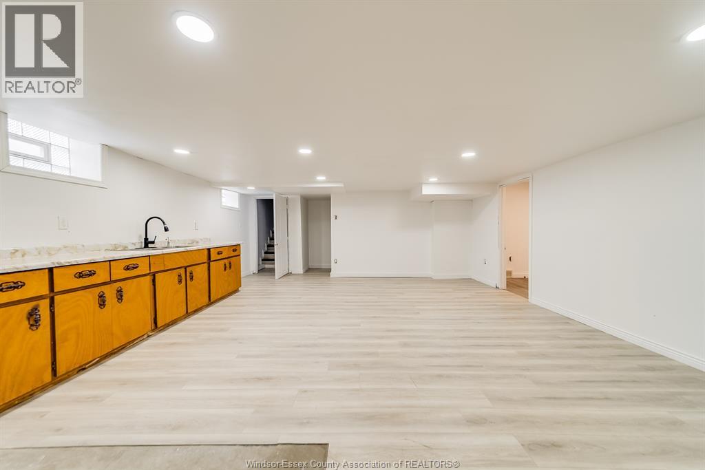 Photo 9 of 8057 Riverside Drive East Unit Upper, Windsor ON