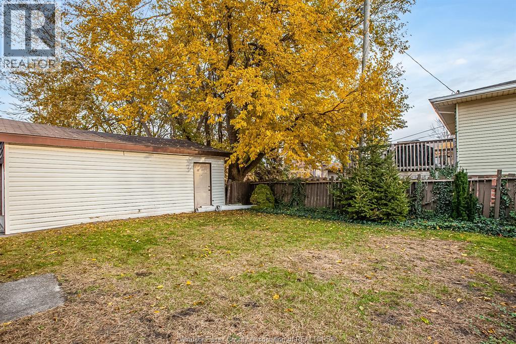 Photo 39 of 8057 Riverside Drive East Unit Upper, Windsor ON