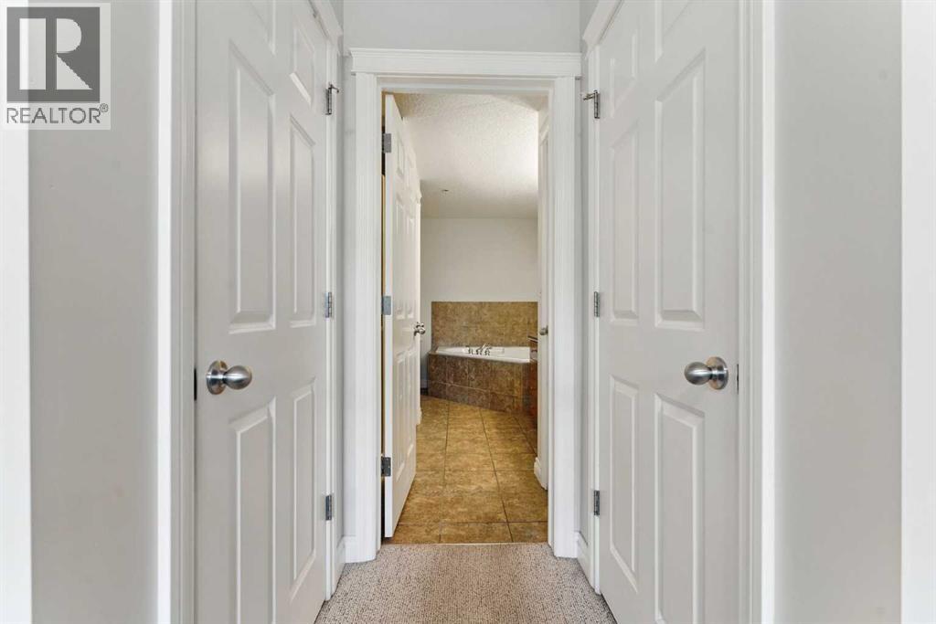 Photo 17 of 3203 24 Hemlock Crescent Sw, Calgary AB