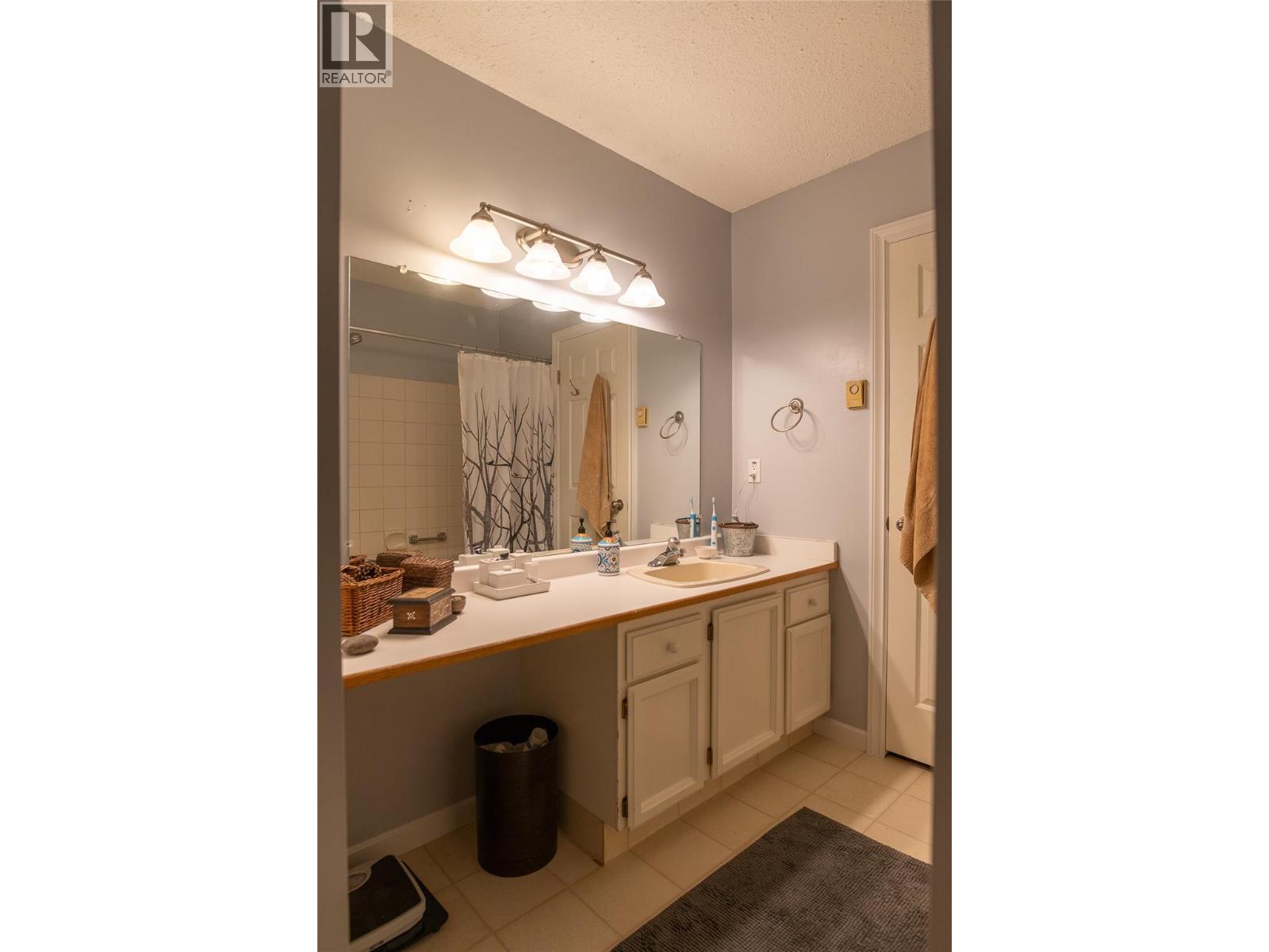 17 217 Franklyn Road, Kelowna