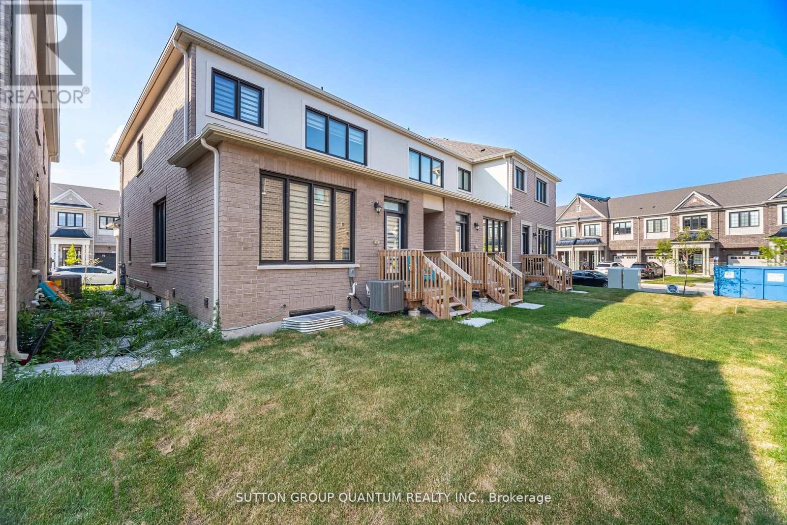 Photo 11 of 462 Celandine Terrace, Milton ON
