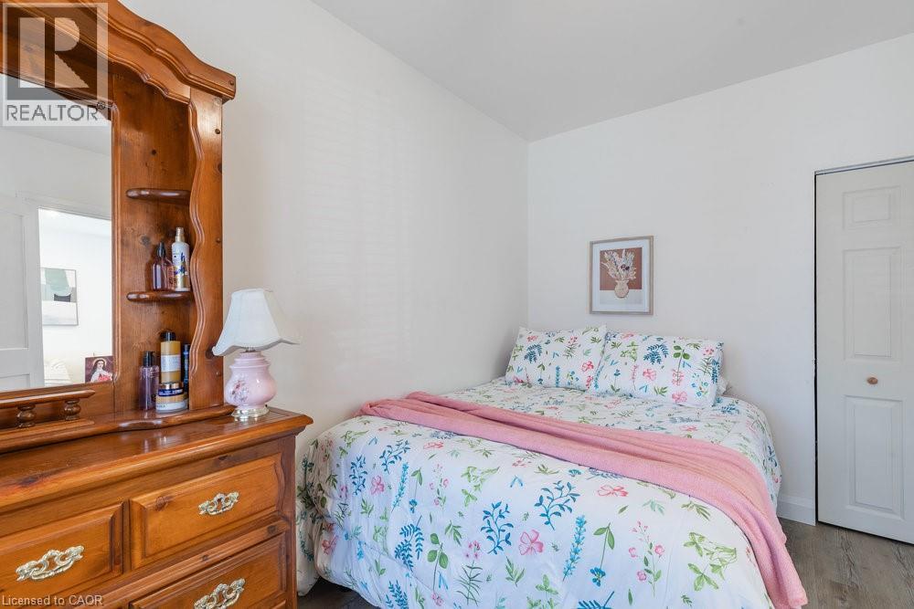 Photo 16 of 132 London Street N, Hamilton ON