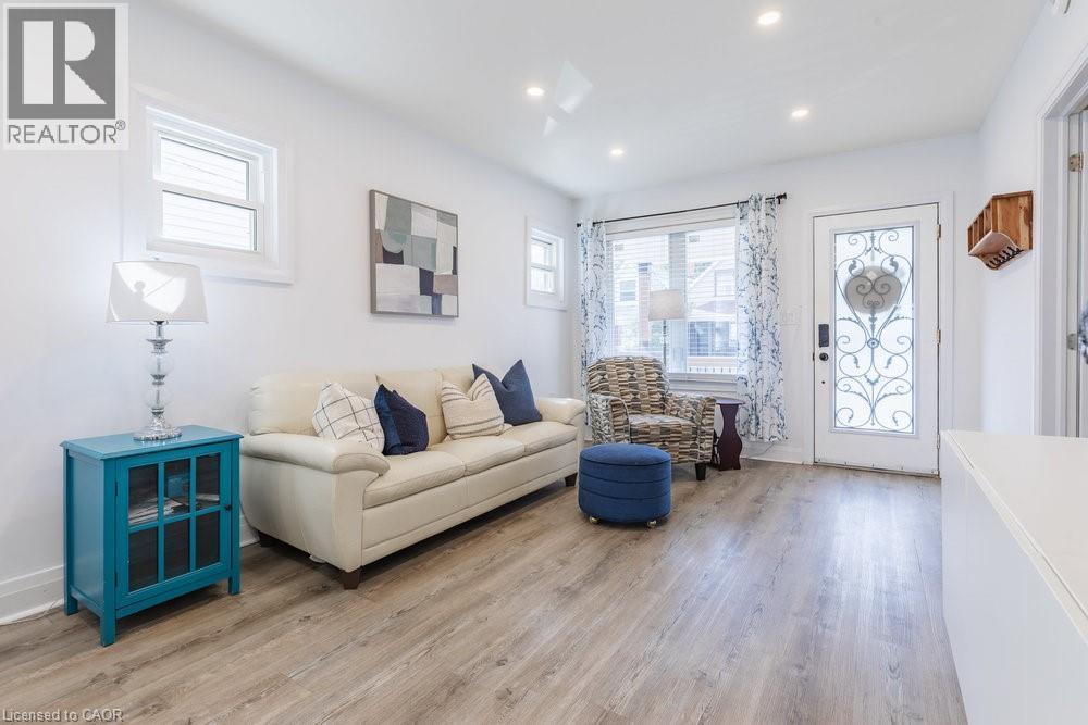 Photo 45 of 132 London Street N, Hamilton ON