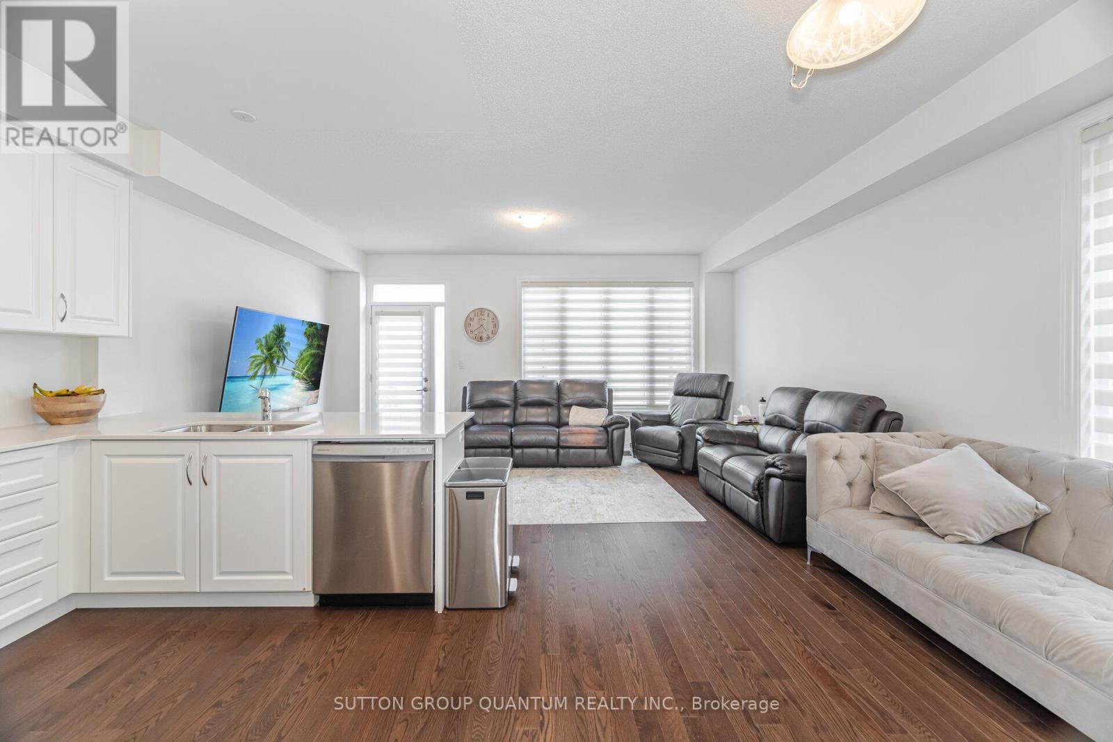 Photo 3 of 462 Celandine Terrace, Milton ON