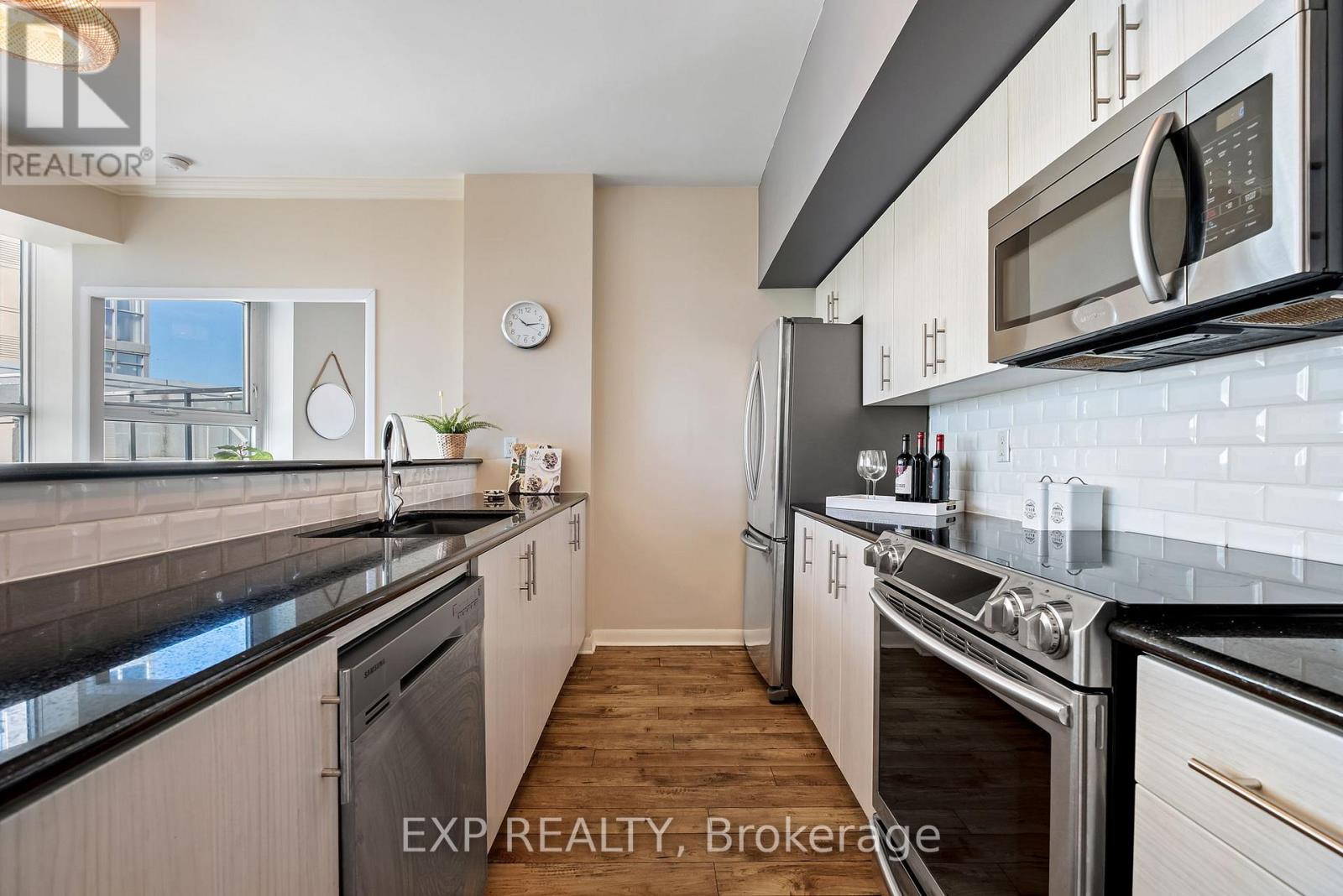 Photo 21 of 409 2067 Lake Shore Boulevard, Toronto ON