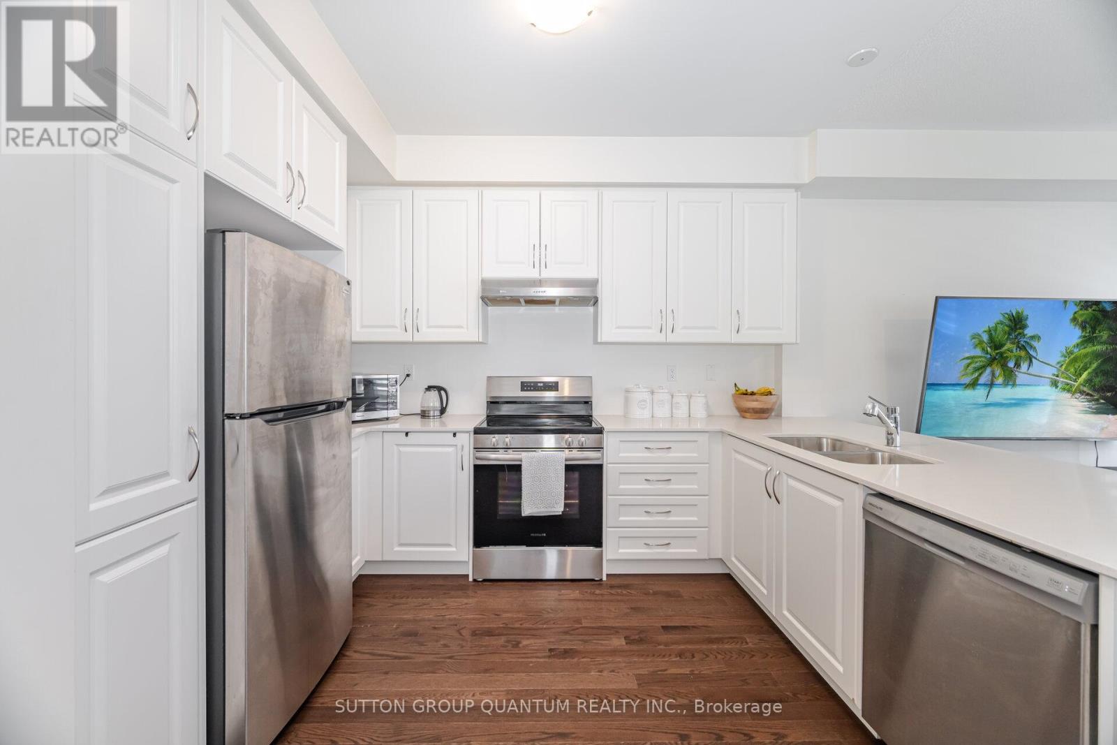 Photo 2 of 462 Celandine Terrace, Milton ON