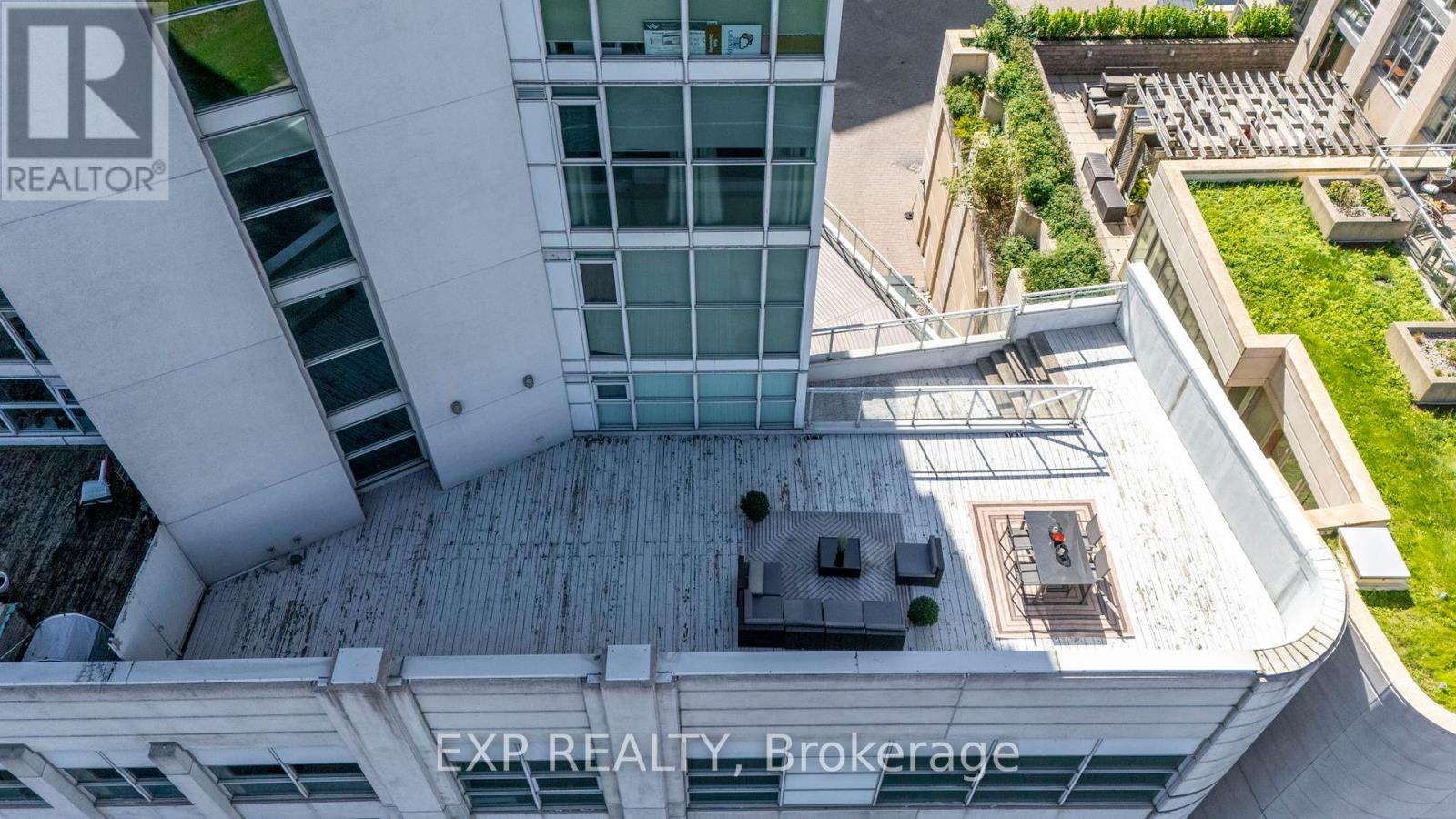 Photo 29 of 409 2067 Lake Shore Boulevard, Toronto ON