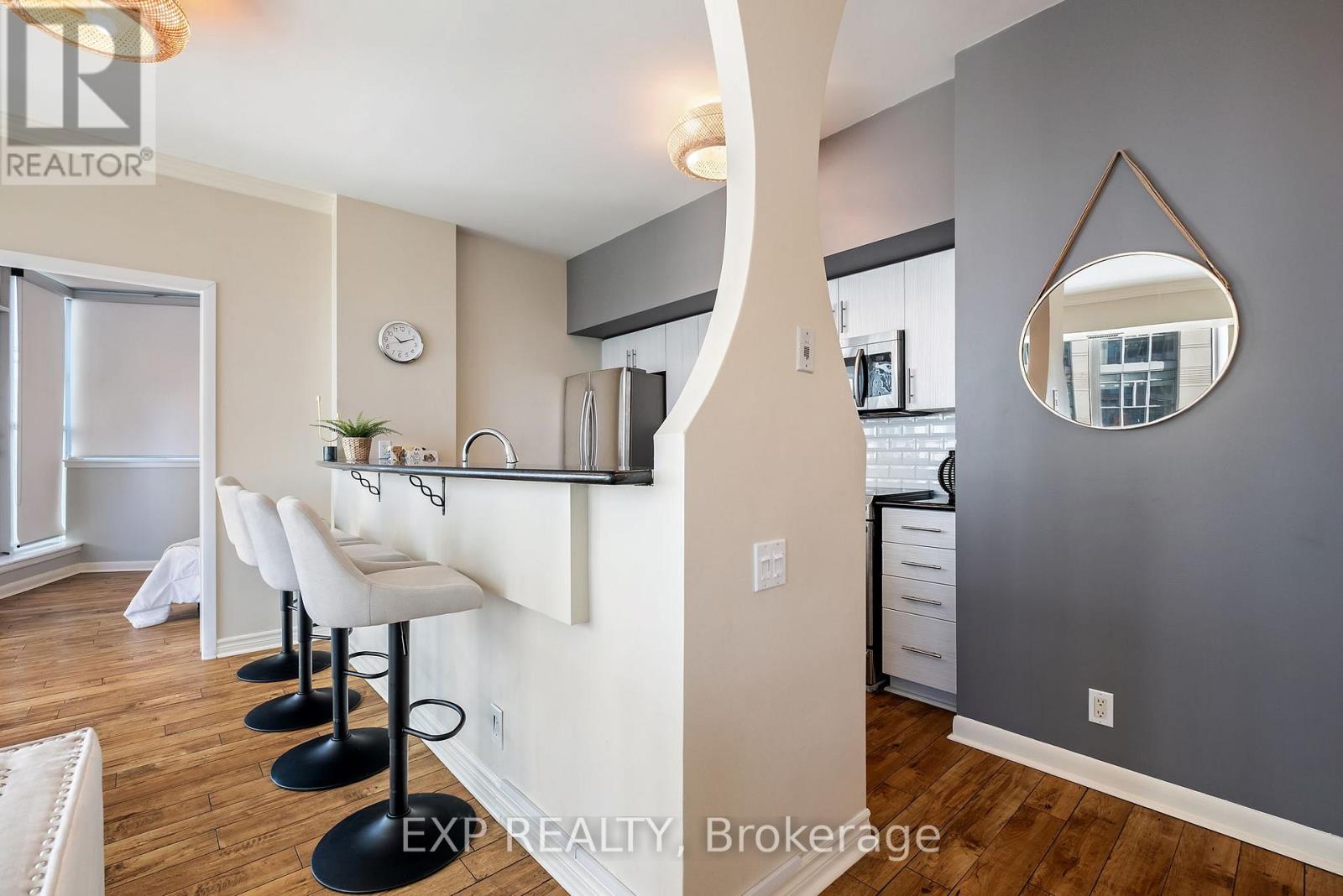 Photo 16 of 409 2067 Lake Shore Boulevard, Toronto ON