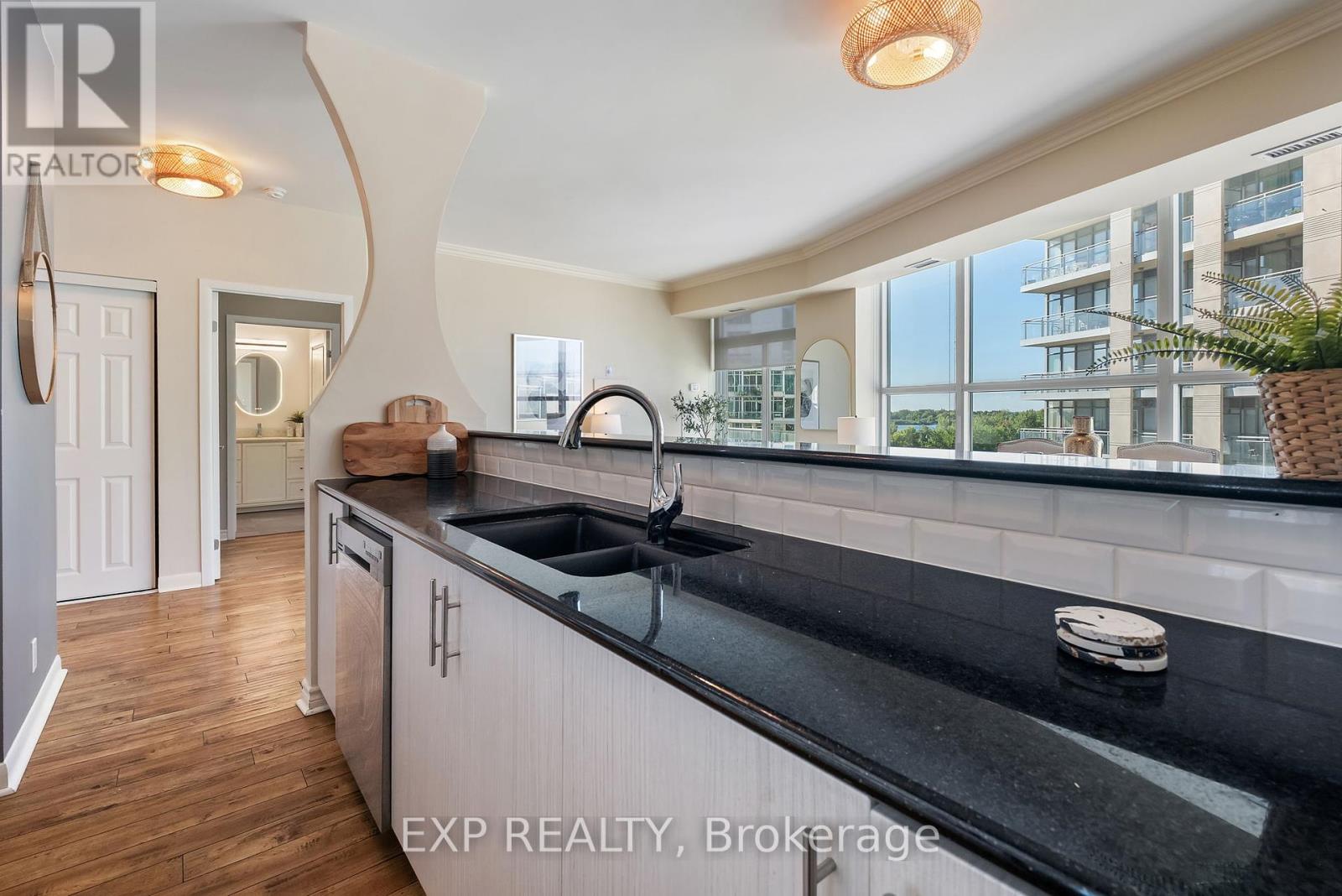Photo 23 of 409 2067 Lake Shore Boulevard, Toronto ON
