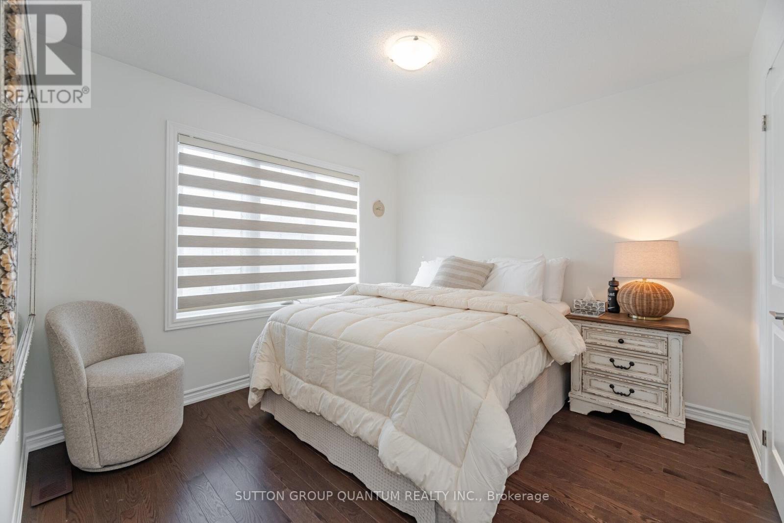 Photo 17 of 462 Celandine Terrace, Milton ON