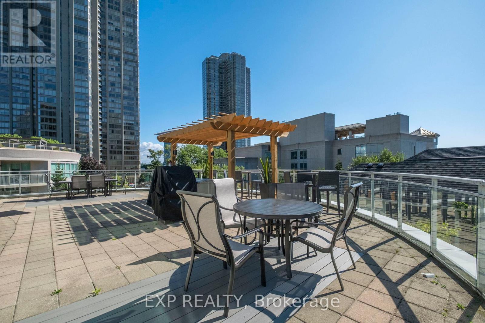 Photo 38 of 409 2067 Lake Shore Boulevard, Toronto ON