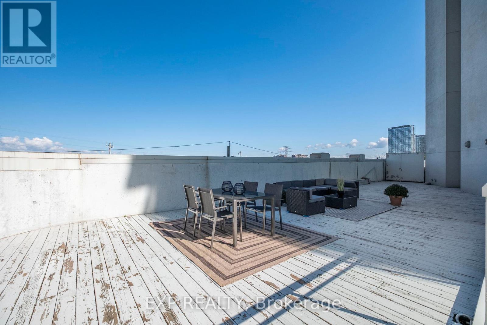 Photo 30 of 409 2067 Lake Shore Boulevard, Toronto ON