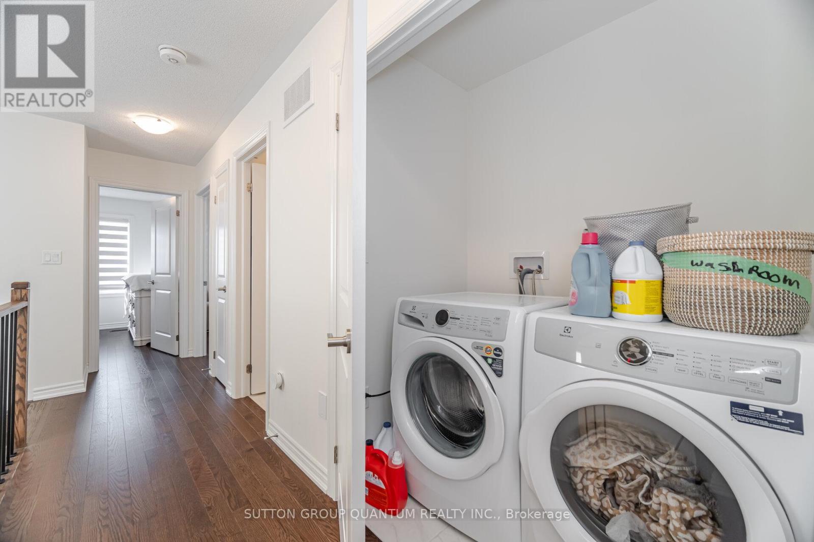 Photo 5 of 462 Celandine Terrace, Milton ON