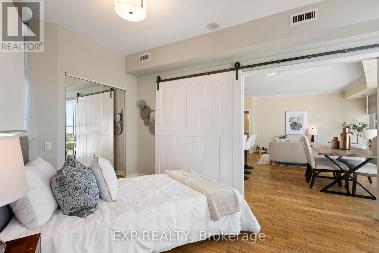Photo 25 of 409 2067 Lake Shore Boulevard, Toronto ON