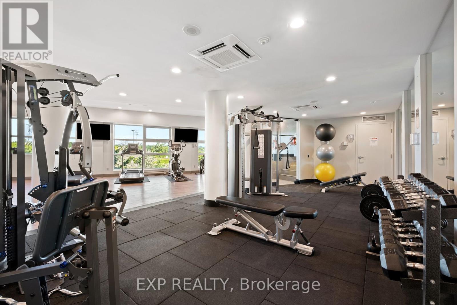 Photo 32 of 409 2067 Lake Shore Boulevard, Toronto ON