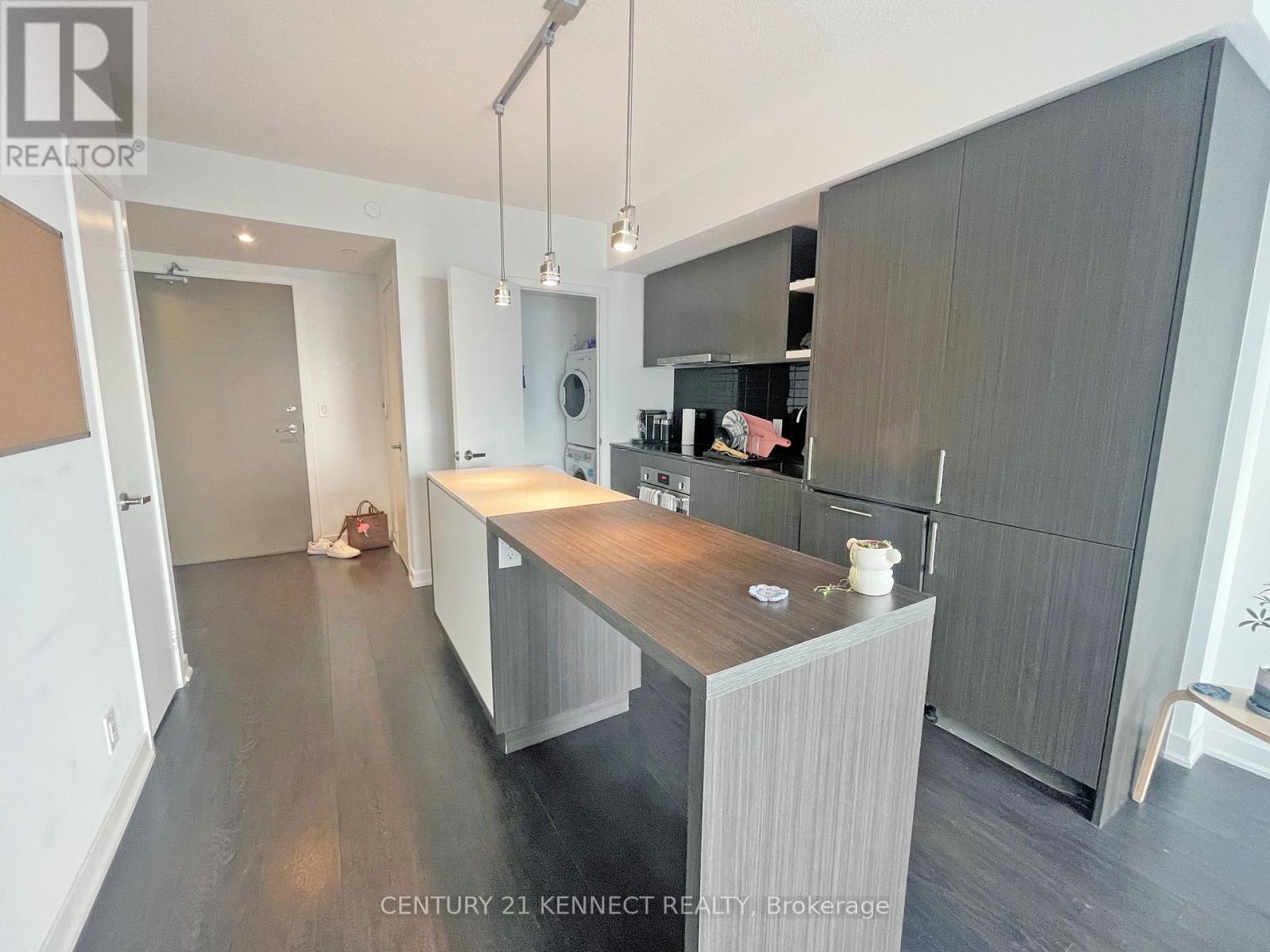 Photo 3 of 4209 100 Harbour Street, Toronto ON