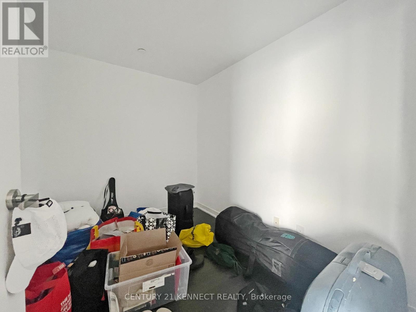Photo 10 of 4209 100 Harbour Street, Toronto ON