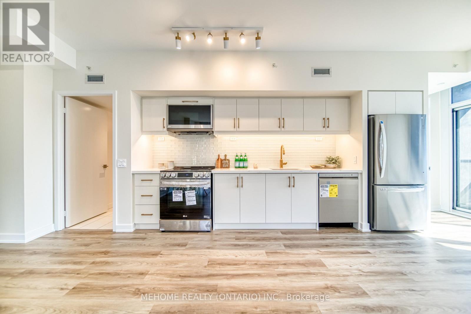 Photo 6 of 706 85 Queens Wharf Road, Toronto ON