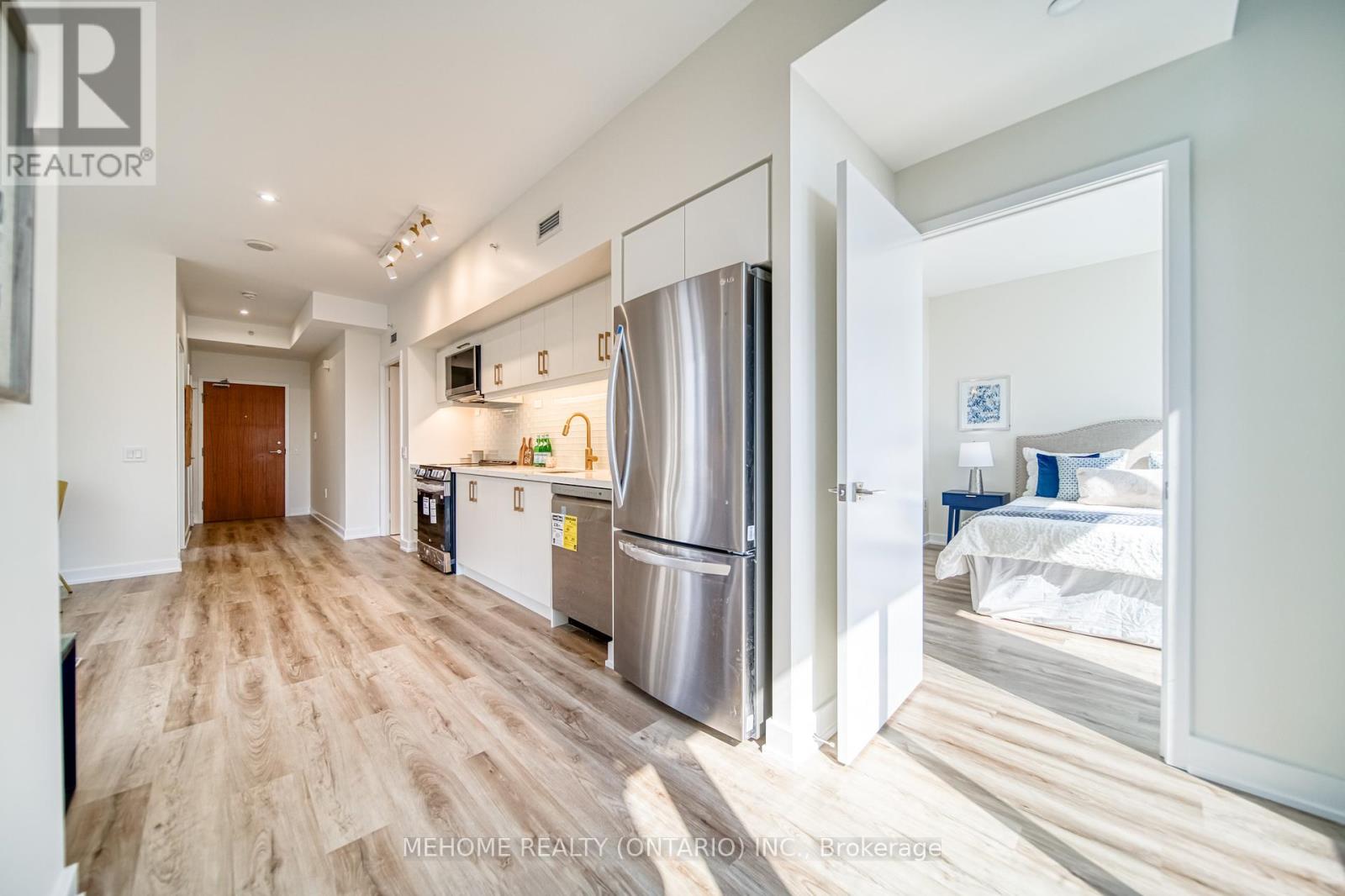 Photo 10 of 706 85 Queens Wharf Road, Toronto ON