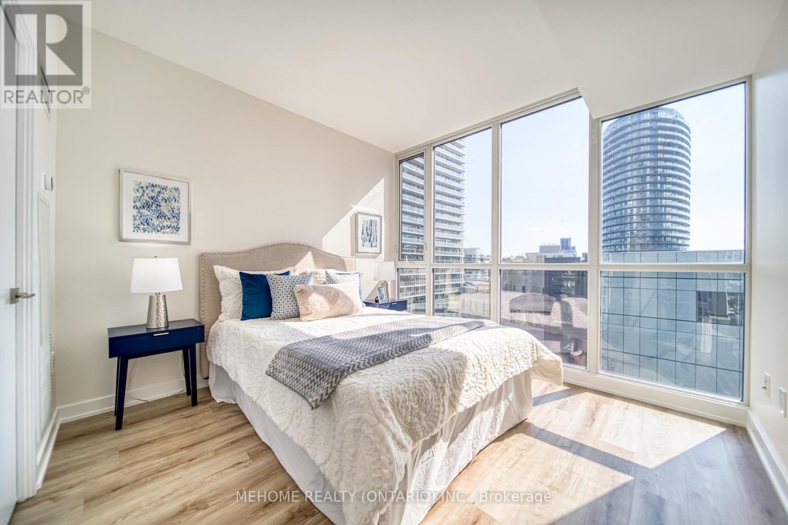 Photo 14 of 706 85 Queens Wharf Road, Toronto ON