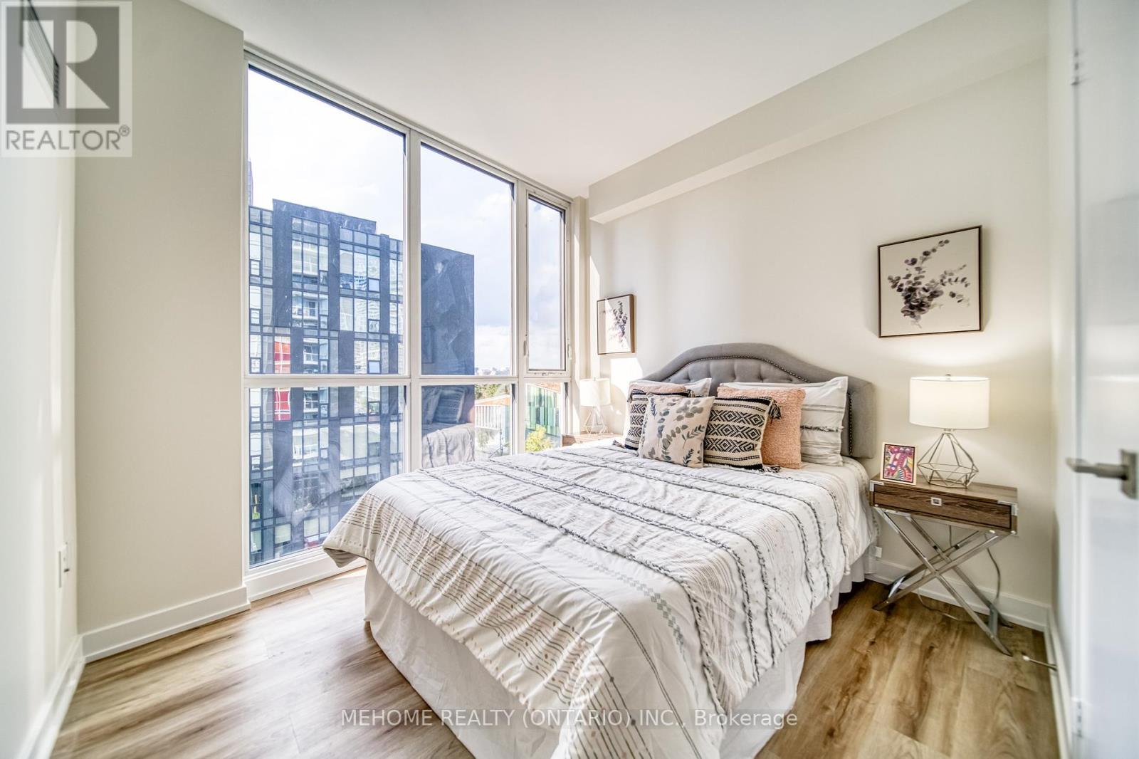 Photo 24 of 706 85 Queens Wharf Road, Toronto ON