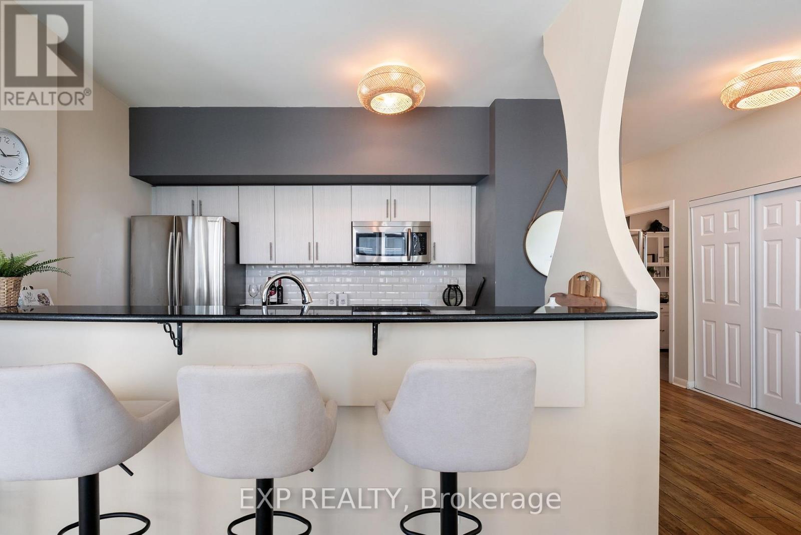 Photo 17 of 409 2067 Lake Shore Boulevard, Toronto ON
